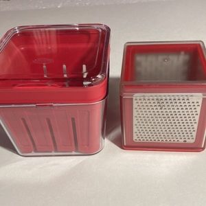 CHEF’N BERRY KEEPER AND MICROPLANE SET OF TWO KITCHEN GADGETS